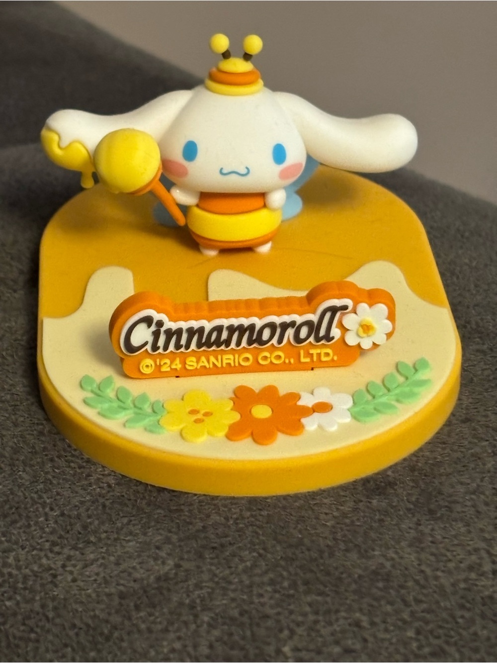 Adorable Sanrio Cinnamoroll Bee Themed Collectible Phone Holder